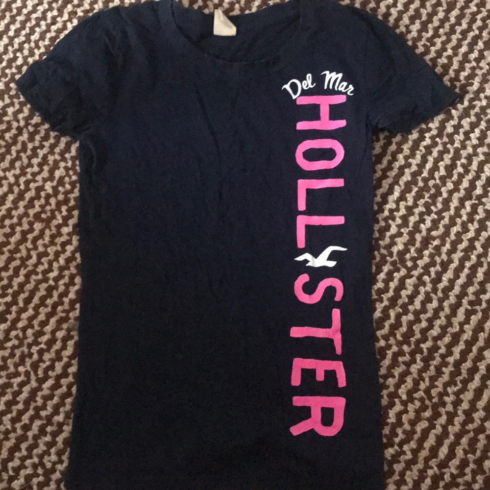 Hollister tee